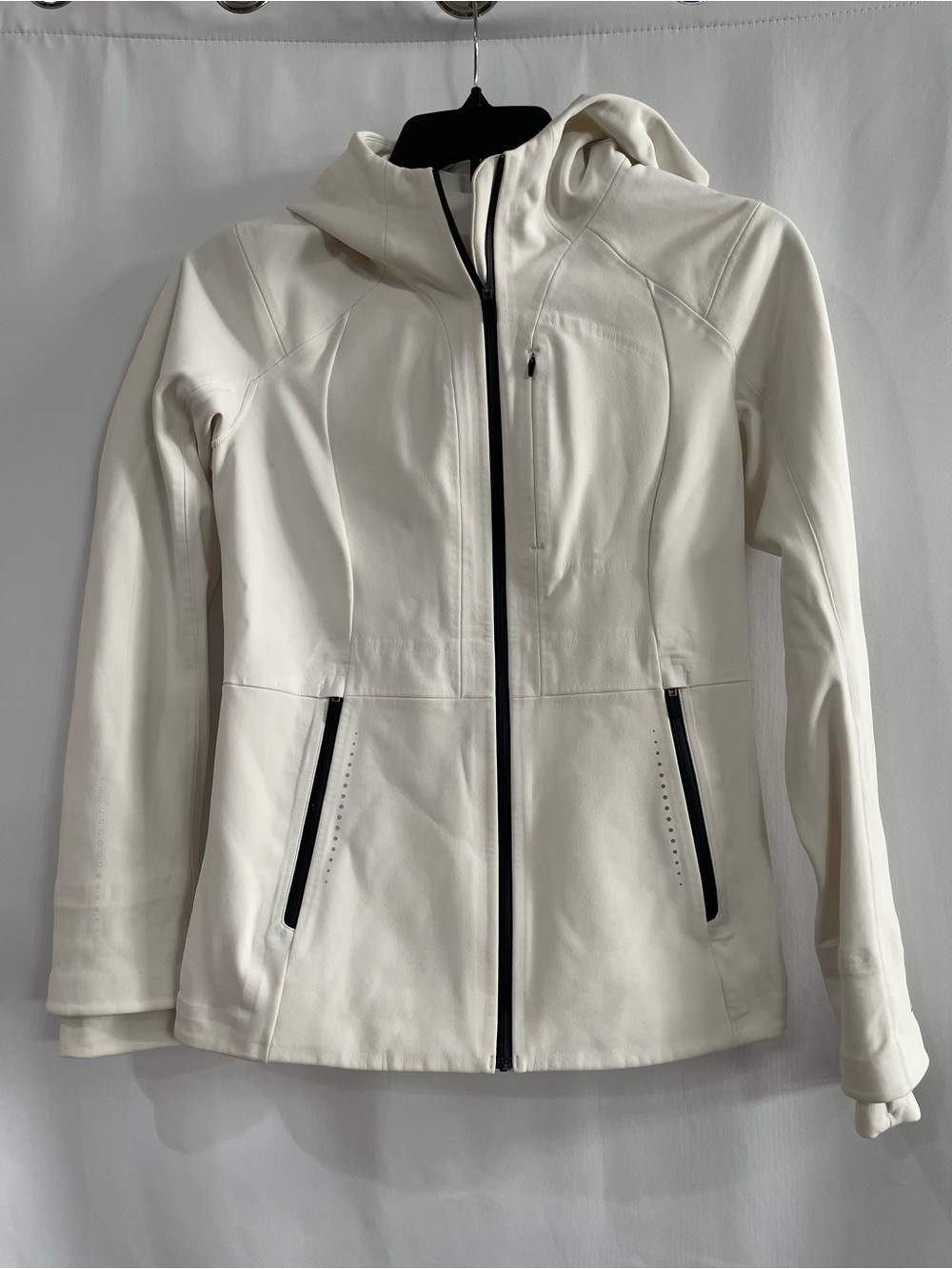Lululemon Cross Chill Performance Jacket white size 8